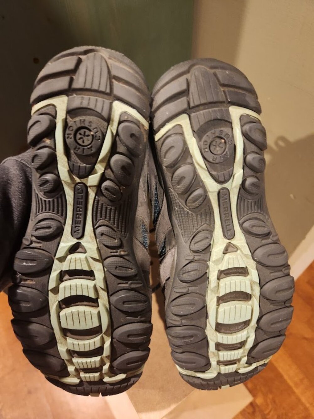 Merrell Alverstone - Picture 3 of 4
